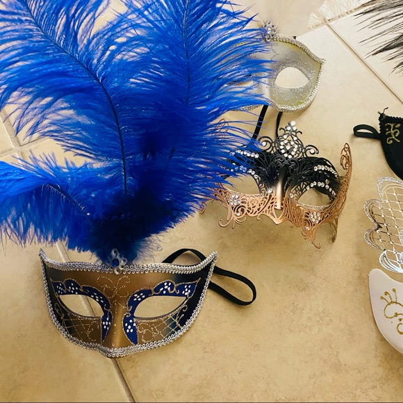 Mascaraed Mask - Picture 2 of 8